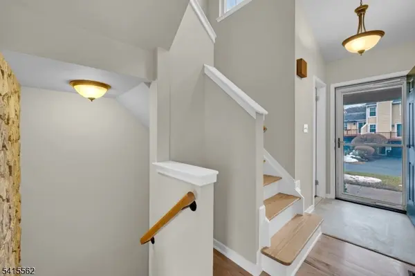 28 Grosbeak Dr, Allamuchy Twp., NJ 07840