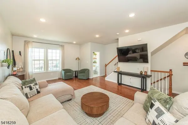 94 Albert Ct, Randolph Twp., NJ 07869