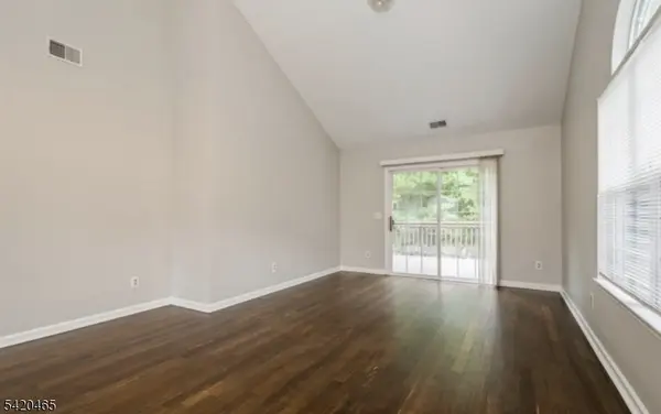 12 Oak Point Dr, Hamburg Boro, NJ 07419