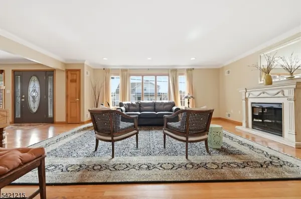 16 Arlington Blvd, North Arlington Boro, NJ 07031