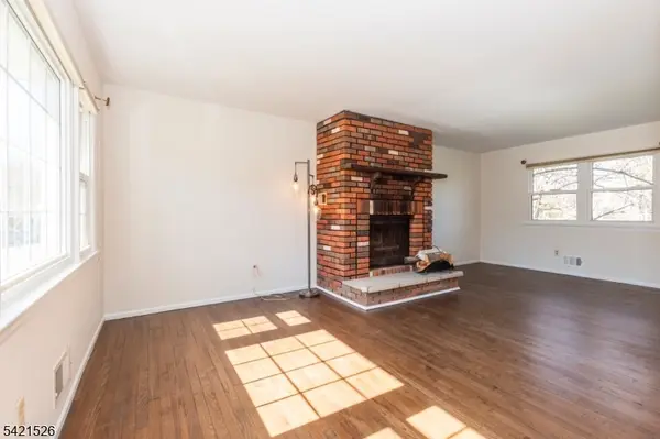 57 Clover Hill Dr, Mount Olive Twp., NJ 07836