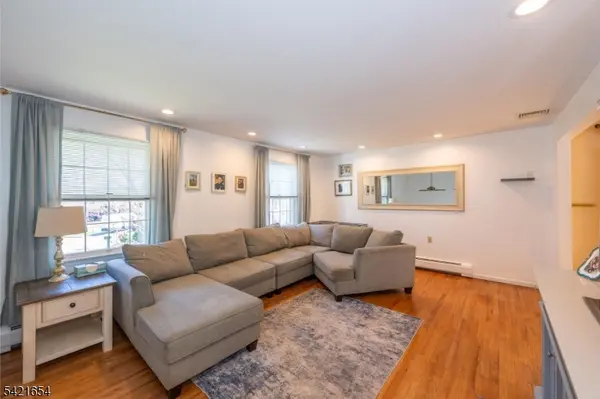 5 Abbey Ln, Pequannock Twp., NJ 07444