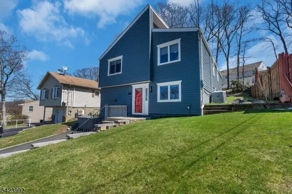 66 Salmon Rd, Roxbury Twp., NJ 07850