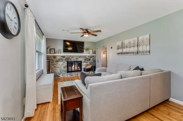 64 Ellis Rd, Holland Twp., NJ 08848