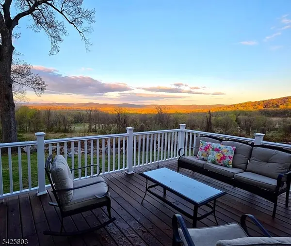 8 Danielle Dr, Liberty Twp., NJ 07838