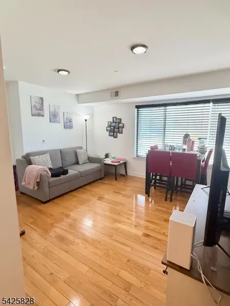 7420 Boulevard East #2B, North Bergen Twp., NJ 07047