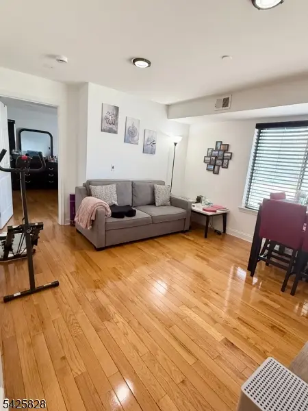 7420 Boulevard East #2B, North Bergen Twp., NJ 07047