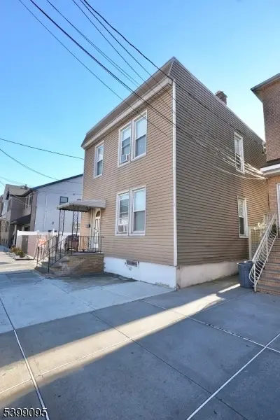 125-129 Malvern St, Newark City, NJ 07105