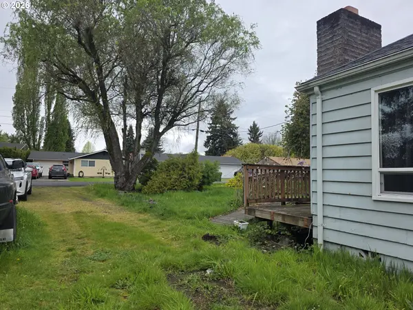 2244 32ND AVE, Longview, WA 98632