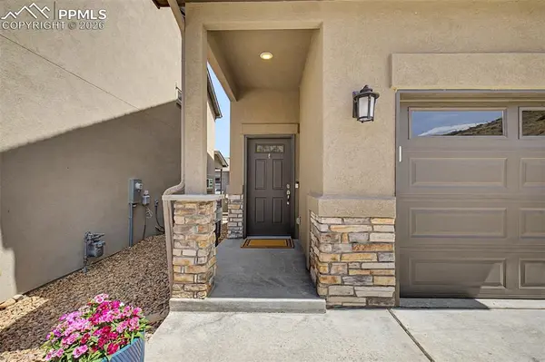 5675 Villa Lorenzo DR, Colorado Springs, CO 80919