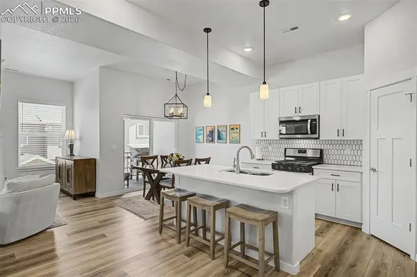 5675 Villa Lorenzo DR, Colorado Springs, CO 80919