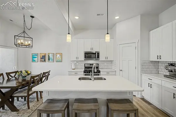 5675 Villa Lorenzo DR, Colorado Springs, CO 80919