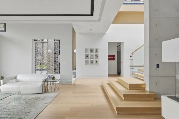 12 Winton RD, Toronto C12, ON M4N 3E3