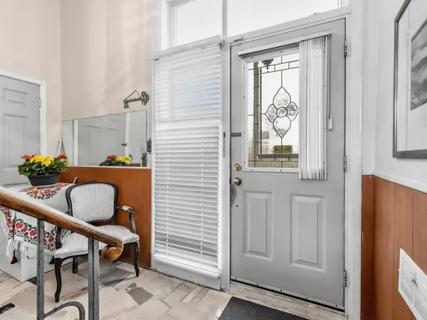 169 Sloane AVE, Toronto C13, ON M4A 2C2