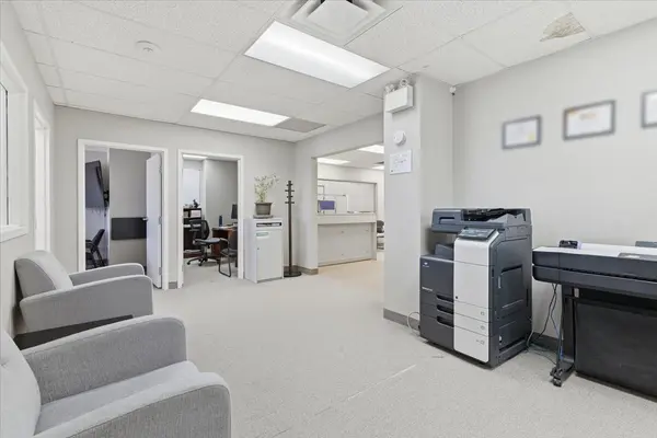 1143 Wentworth ST W #200, Oshawa, ON L1J 8P7