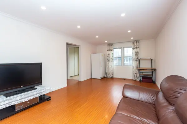 91 L'amoreaux DR S #102, Toronto E05, ON M1W 2J8