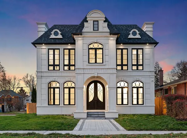 52 Child DR, Aurora, ON L4G 1Y5