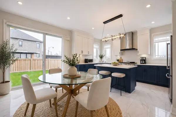 376 Seaview HTS, East Gwillimbury, ON L9N 0Y5