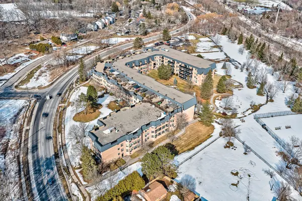 155 Main ST N #221, Newmarket, ON L3Y 8C2