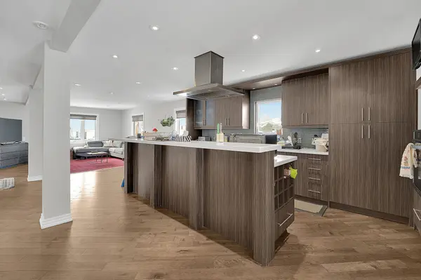 151 Richmond ST, Richmond Hill, ON L4C 3Y7