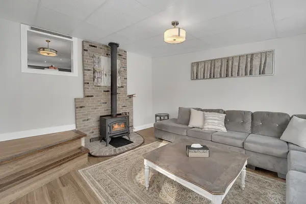 151 Richmond ST, Richmond Hill, ON L4C 3Y7