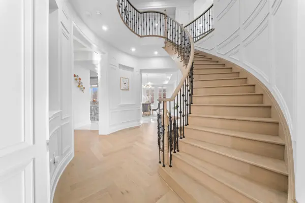 67 Rolling Green CT, Vaughan, ON L4H 4K7