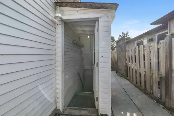 10 Ford ST, Barrie, ON L4N 5X2