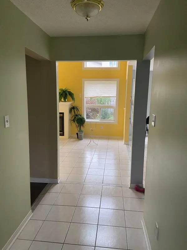 219 WESSENGER DR, Barrie, ON L4N 8R4