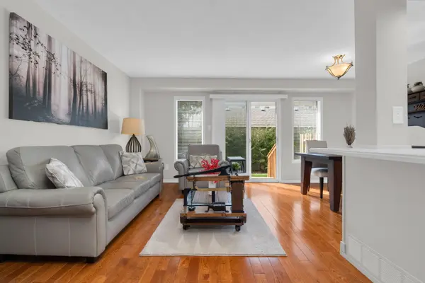 492 Laclie ST #15, Orillia, ON L3V 7V2