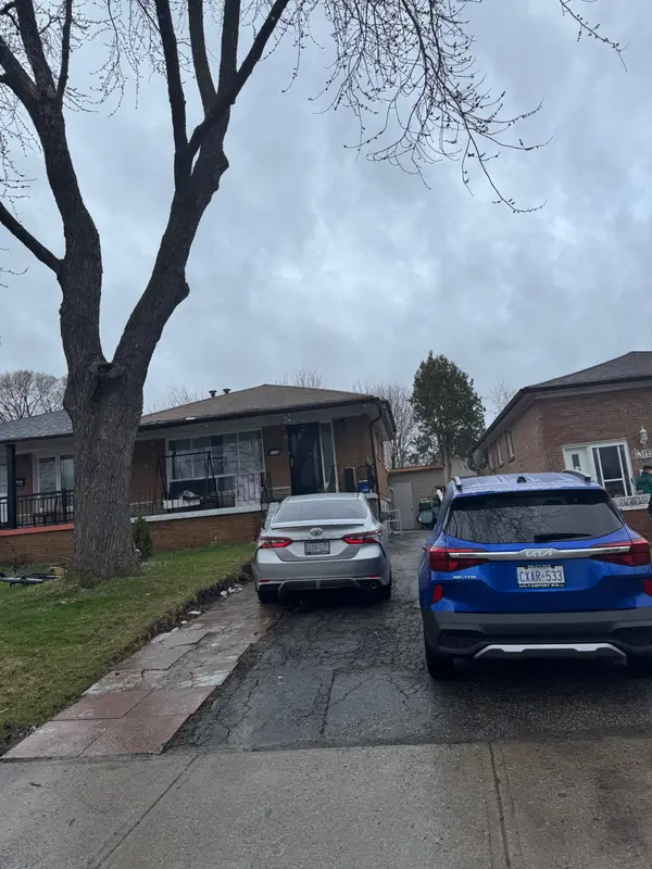 3115 Mallbridge CRES, Mississauga, ON L4T 2C5