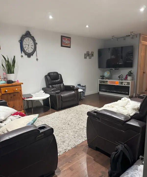 3115 Mallbridge CRES, Mississauga, ON L4T 2C5