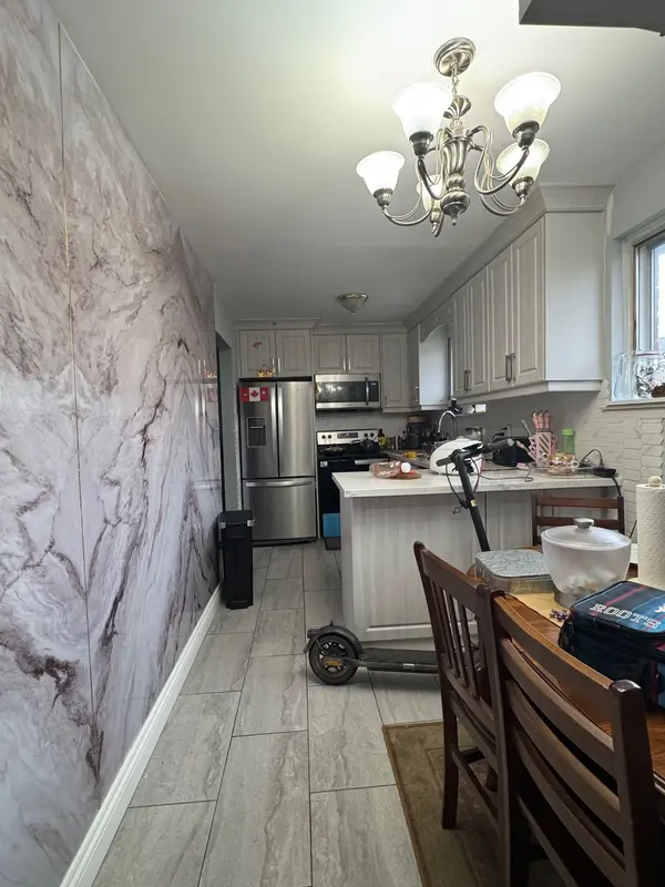 3115 Mallbridge CRES, Mississauga, ON L4T 2C5