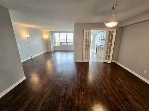 35 Kingsbridge Garden CIR #1505, Mississauga, ON L5R 1B8