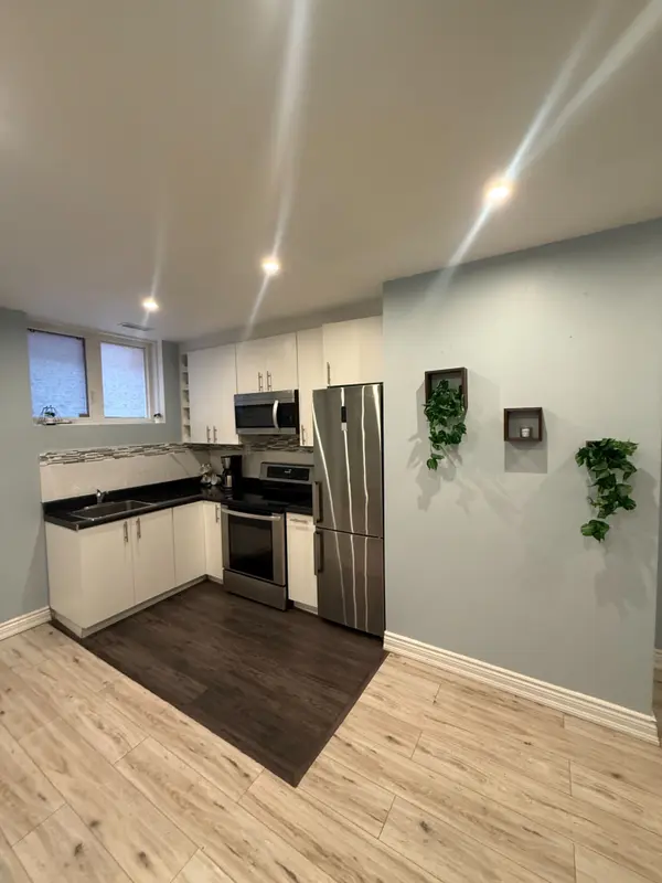 1166 Glengrove AVE W #2 Lower, Toronto W04, ON M6B 2K4