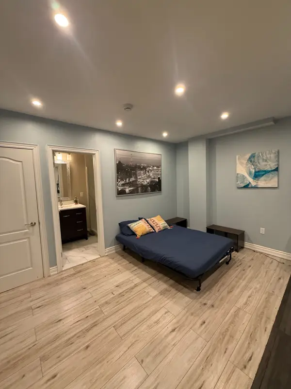 1166 Glengrove AVE W #2 Lower, Toronto W04, ON M6B 2K4