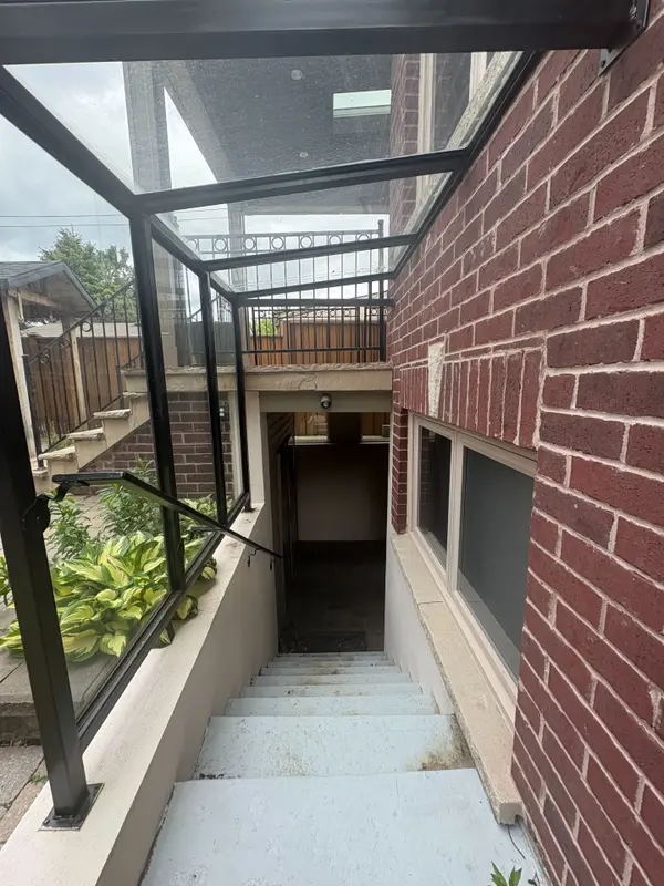 1166 Glengrove AVE W #2 Lower, Toronto W04, ON M6B 2K4