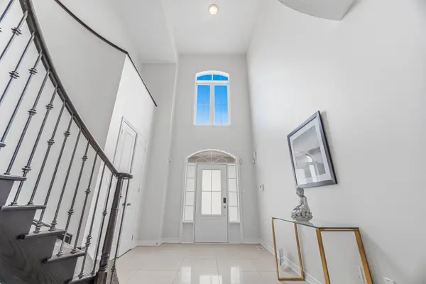 15 Junetown CIR, Brampton, ON L6X 0X7