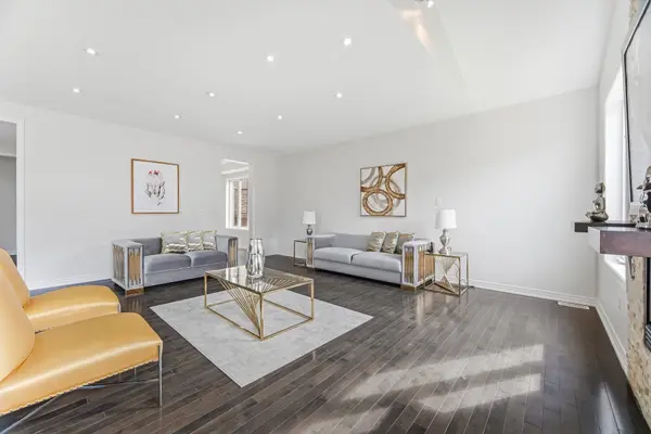 15 Junetown CIR, Brampton, ON L6X 0X7