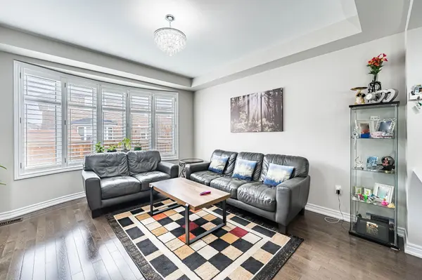 17 Vinewood RD, Caledon, ON L7C 4A9