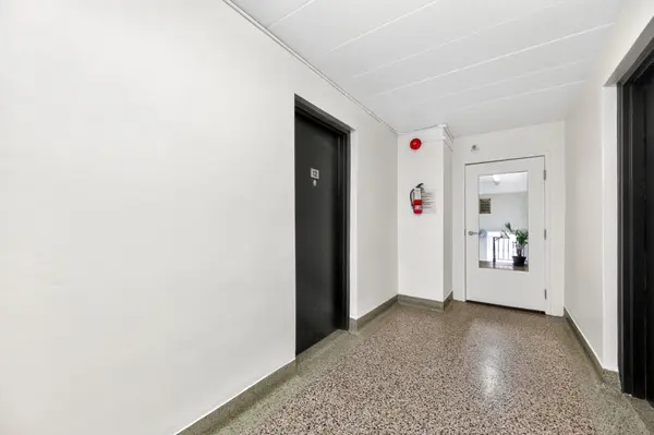 2420 New ST #12, Burlington, ON L7R 1J6