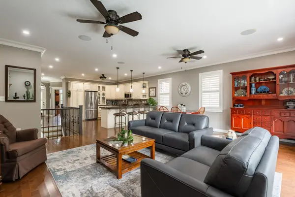 13 Iron Bridge CT, Haldimand, ON N3W 0A4