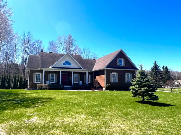 24 RADSTOCK LN, Champlain, ON K6A 2R2