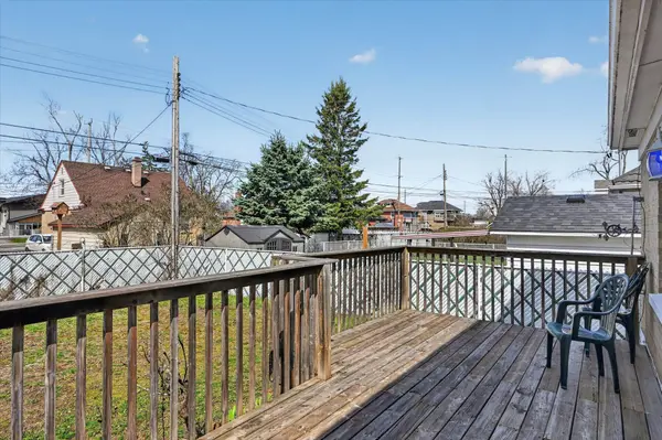 561 SPRUCE AVE, Peterborough, ON K9J 5A4