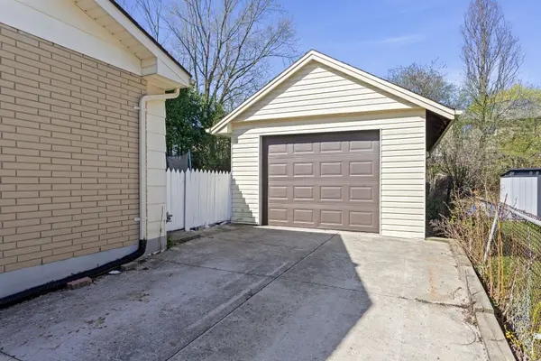 39 Southwood CRES, London South, ON N6J 1S8