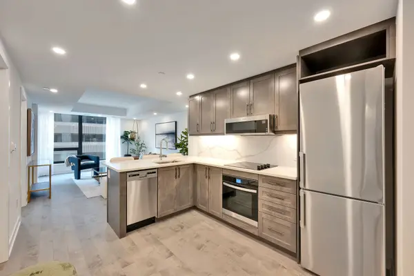 340 Queen ST #801, Ottawa Centre, ON K1R 0G1