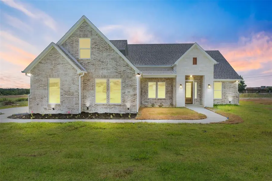 500 Kirkland Ct Court, Azle, TX 76020