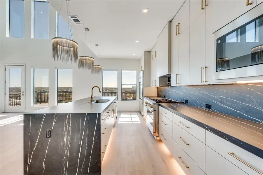 1900 S Ervay Street #602, Dallas, TX 75215