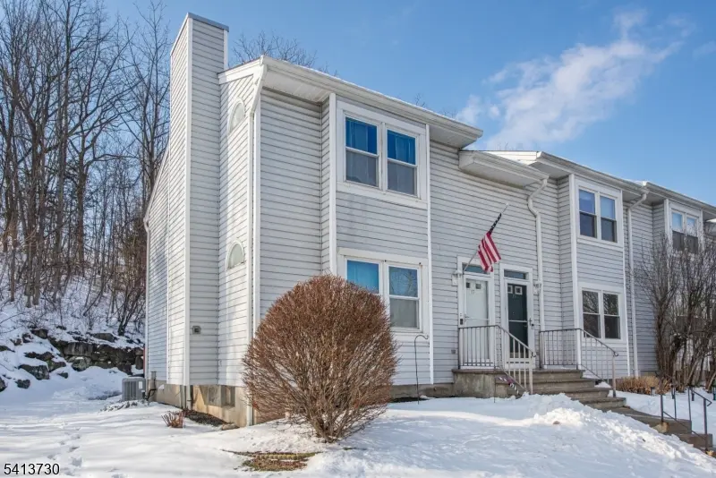 17 Village Dr, Hamburg Boro, NJ 07419