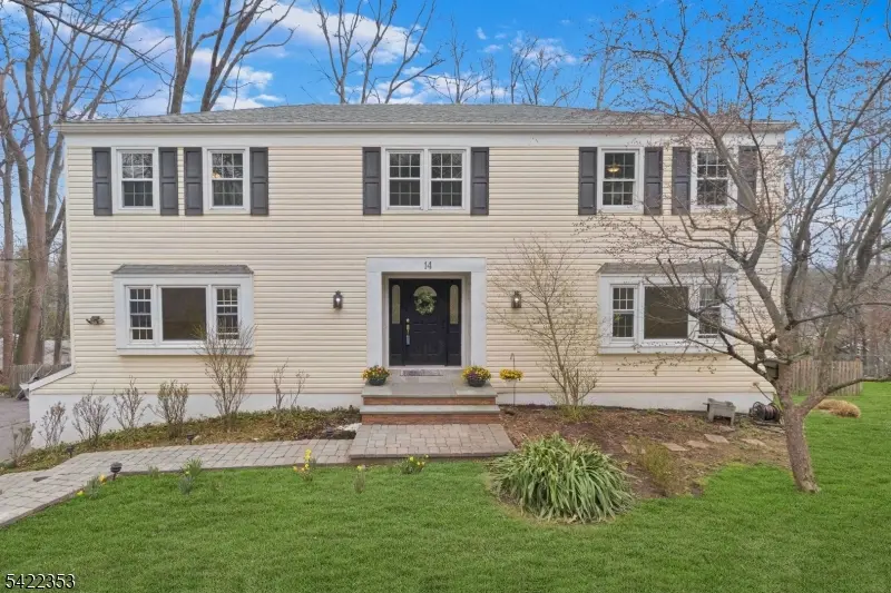 14 Beaver Ridge Rd, Morris Plains Boro, NJ 07950