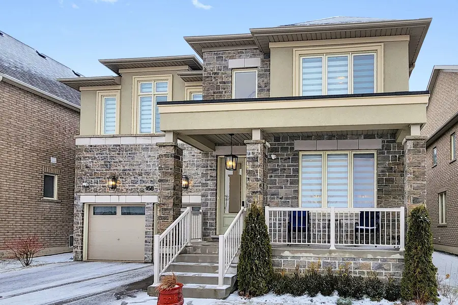 158 Walter English DR, East Gwillimbury, ON L9N 0Y8